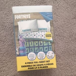 Blue and White 4-Piece Full Sheet Set